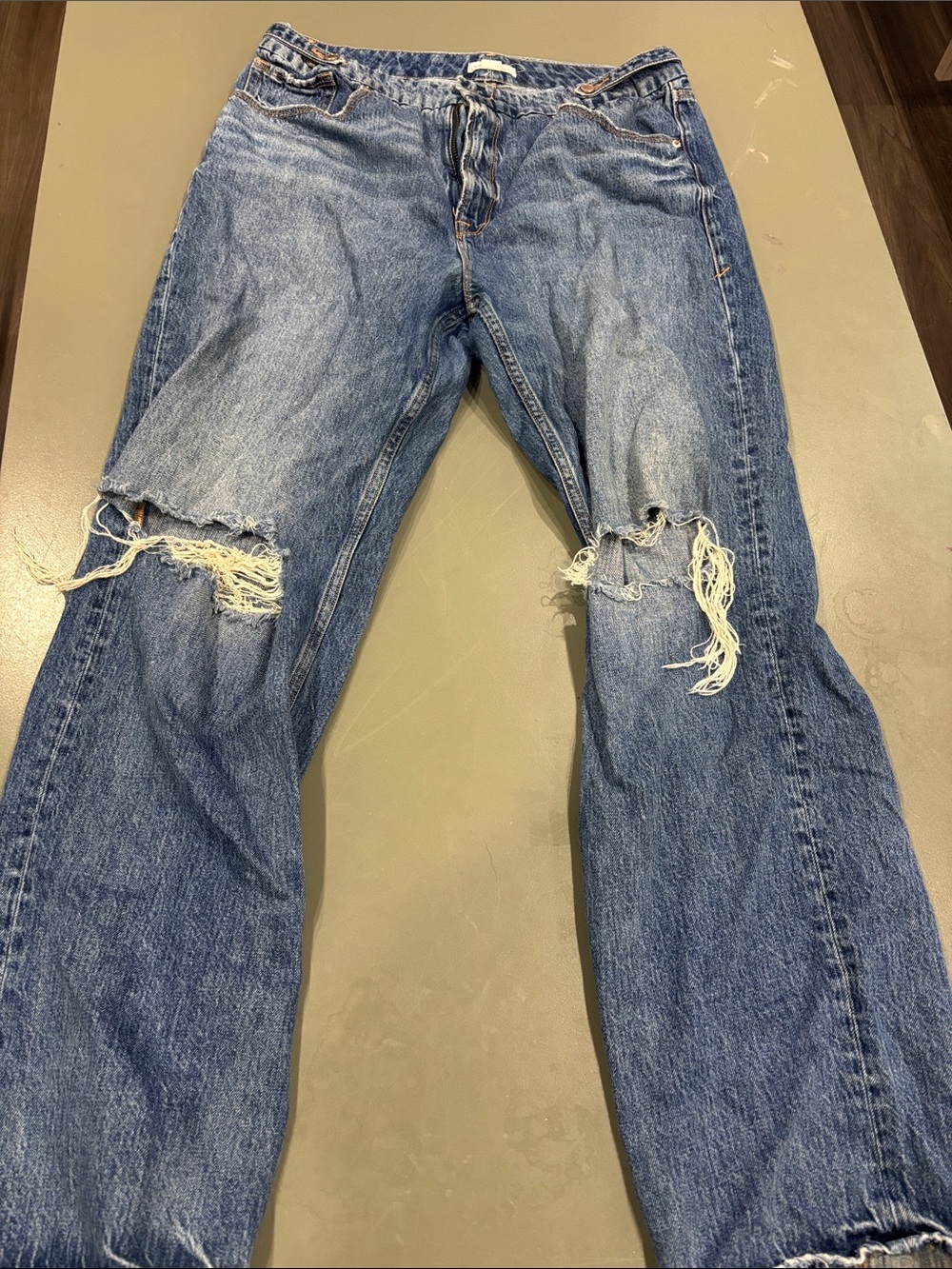 Distressed Women’s relaxed fit Blue Denim Jeans